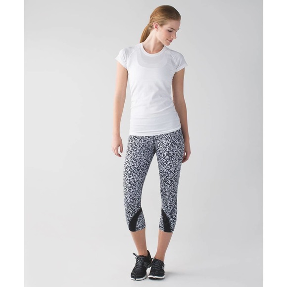 Lululemon Run: Inspire Crop II Mini Brushed Animal‎ Black White / Black Size 8 - Picture 1 of 11